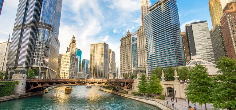 Chicago Officials Considering Only Letting Cannabis Licensees Sell Hemp-Derived THC Products